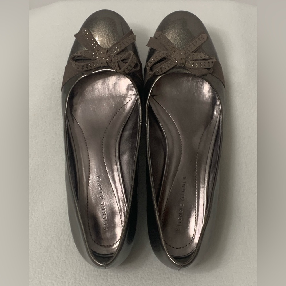 ETIENNE AIGNER MOISHA GLOSSY BRONZE FLATS - SZ 8